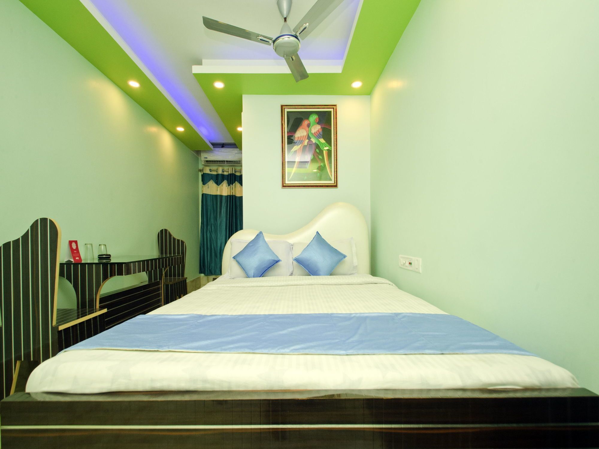 Oyo 8972 Dum Dum Hotel Kolkata Exterior photo